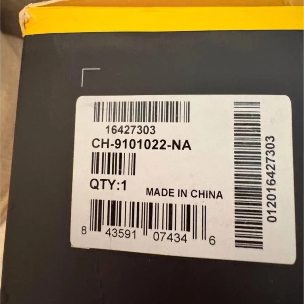 Corsair Yellow and Black Keyboard Gamer keyboard new never used.